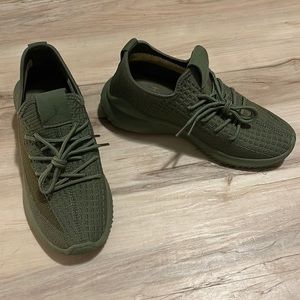 Size 6 Danskin olive green shoes W/ sheer panel